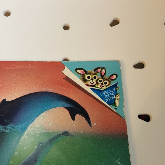 “Whales and Other Creatures of the Sea” kids book - Picture 2 of 16